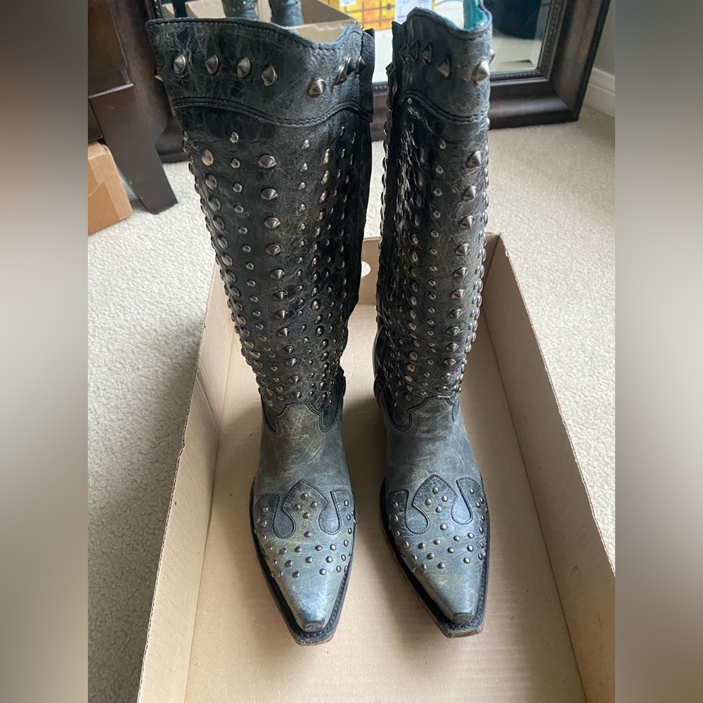 Corral Women Boots Leather Distressed Black Fully Studded 8.5 B